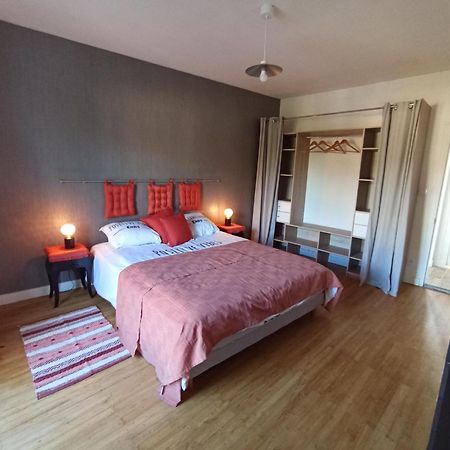 Apartamento Au Bord De L'Eau Coulon Exterior foto